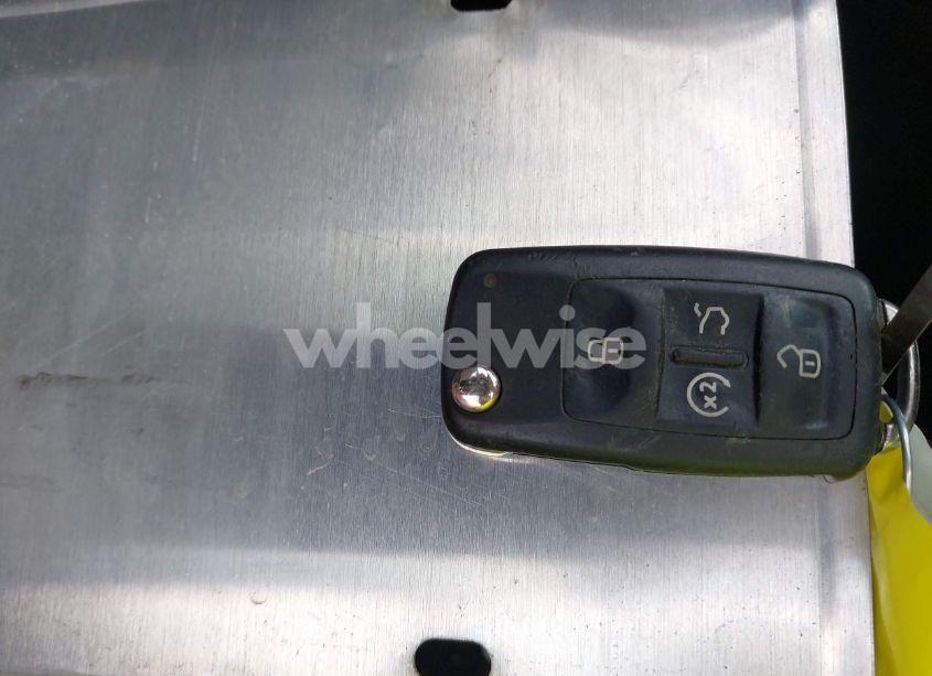 Photo 11 of 2017 Volkswagen Passat V6 SE (VIN 1VWHM7A31HC064869)