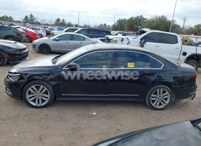 Photo 15 of 2017 Volkswagen Passat V6 SE (VIN 1VWHM7A31HC064869)