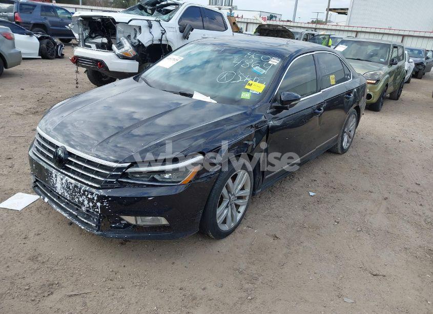 Photo 2 of 2017 Volkswagen Passat V6 SE (VIN 1VWHM7A31HC064869)