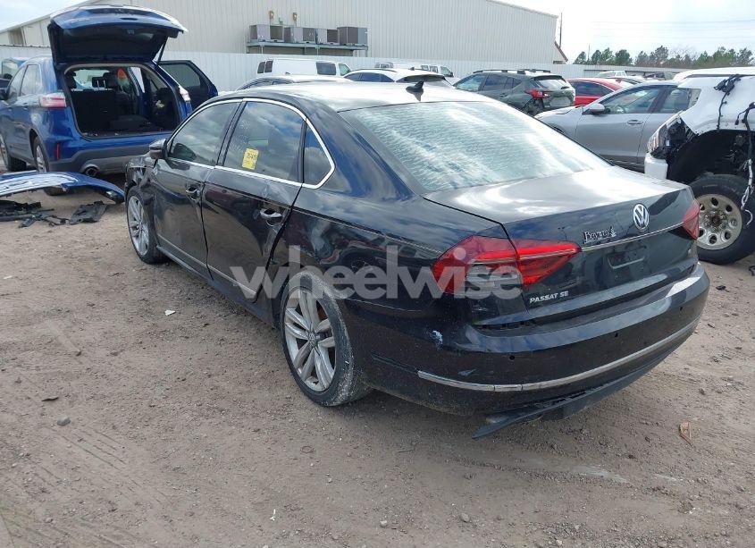 Photo 3 of 2017 Volkswagen Passat V6 SE (VIN 1VWHM7A31HC064869)