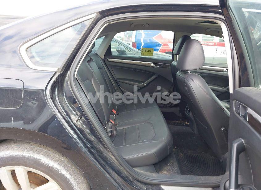 Photo 8 of 2017 Volkswagen Passat V6 SE (VIN 1VWHM7A31HC064869)