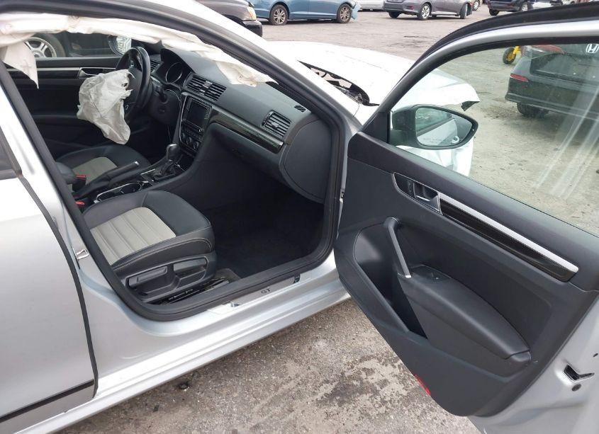 Photo 5 of 2018 Volkswagen Passat 3.6L V6 GT (VIN 1VWJM7A32JC049224)