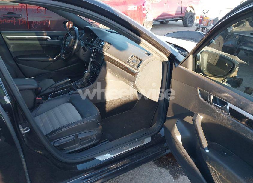 Photo 5 of 2018 Volkswagen Passat 3.6L V6 GT (VIN 1VWJM7A33JC046493)