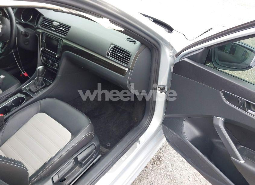 Photo 5 of 2018 Volkswagen Passat 3.6L V6 GT (VIN 1VWJM7A36JC049310)