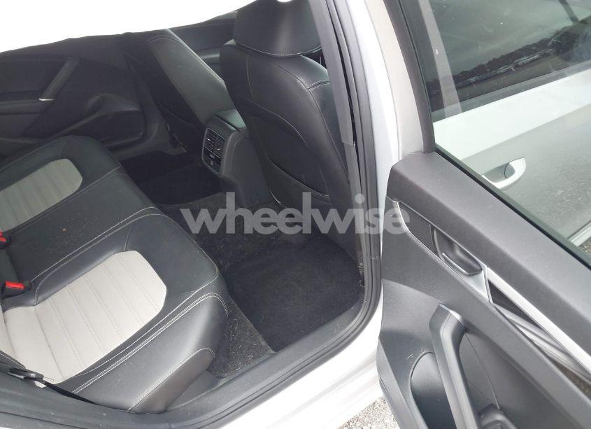 Photo 8 of 2018 Volkswagen Passat 3.6L V6 GT (VIN 1VWJM7A36JC049310)