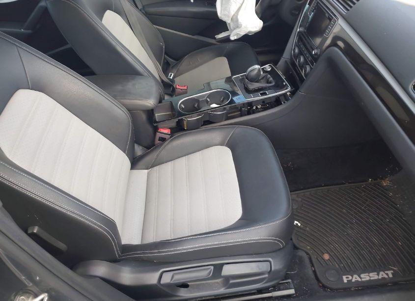 Photo 5 of 2018 Volkswagen Passat 3.6L V6 GT (VIN 1VWJM7A38JC035019)