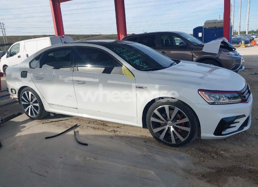 Photo 13 of 2018 Volkswagen Passat 3.6L V6 GT (VIN 1VWJM7A39JC030184)