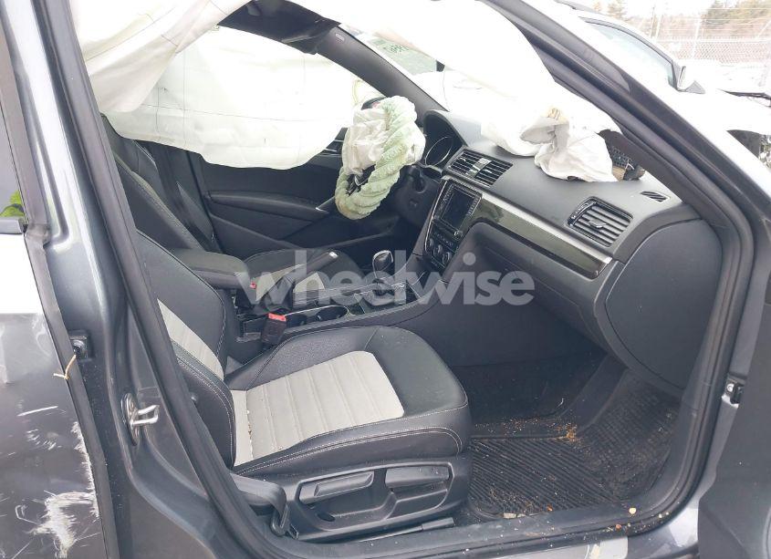 Photo 5 of 2018 Volkswagen Passat 3.6L V6 GT (VIN 1VWJM7A3XJC023275)