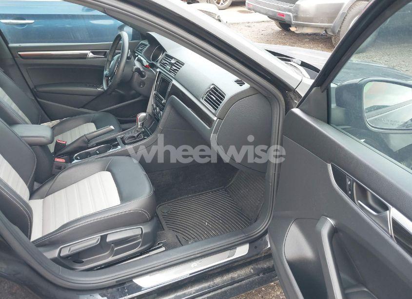 Photo 5 of 2018 Volkswagen Passat 3.6L V6 GT (VIN 1VWJM7A3XJC038004)