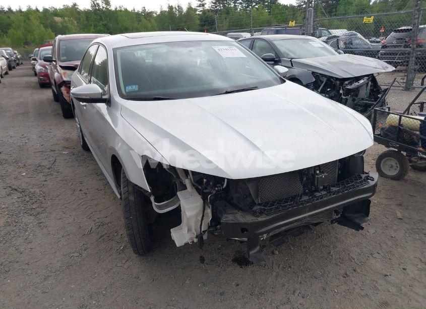 2019 Volkswagen Passat 2.0T WOLFSBURG EDITION (VIN 1VWLA7A30KC002809) main photo