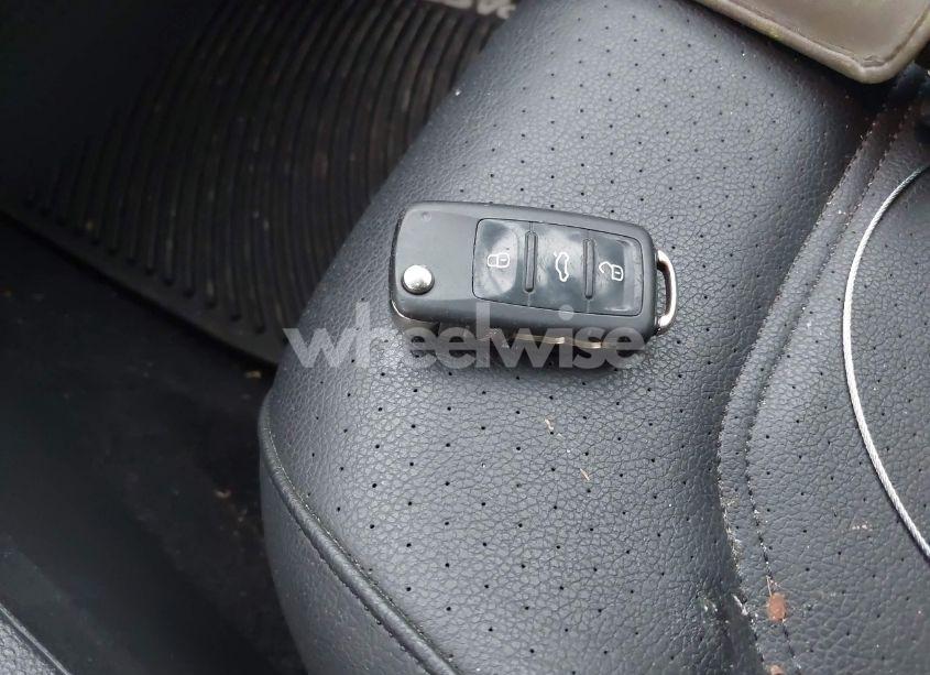 Photo 11 of 2019 Volkswagen Passat 2.0T WOLFSBURG EDITION (VIN 1VWLA7A30KC002809)