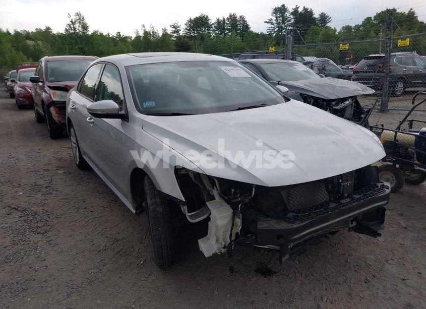 Photo 14 of 2019 Volkswagen Passat 2.0T WOLFSBURG EDITION (VIN 1VWLA7A30KC002809)