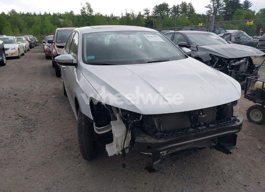 Photo 6 of 2019 Volkswagen Passat 2.0T WOLFSBURG EDITION (VIN 1VWLA7A30KC002809)