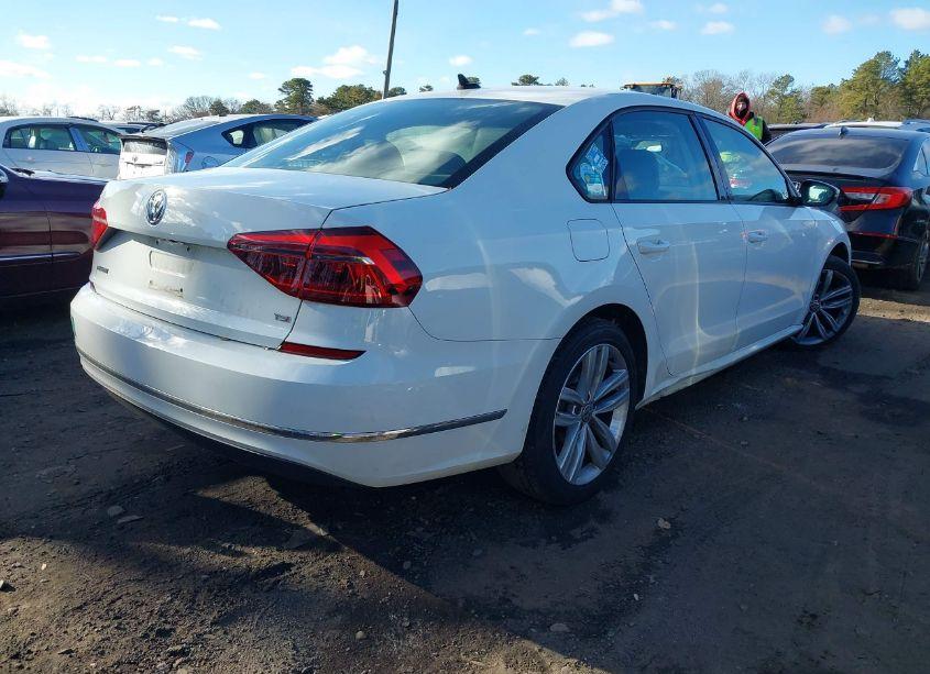 Photo 4 of 2019 Volkswagen Passat 2.0T WOLFSBURG EDITION (VIN 1VWLA7A32KC000480)
