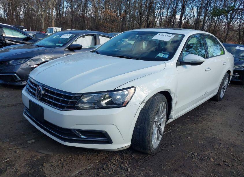 Photo 6 of 2019 Volkswagen Passat 2.0T WOLFSBURG EDITION (VIN 1VWLA7A32KC000480)