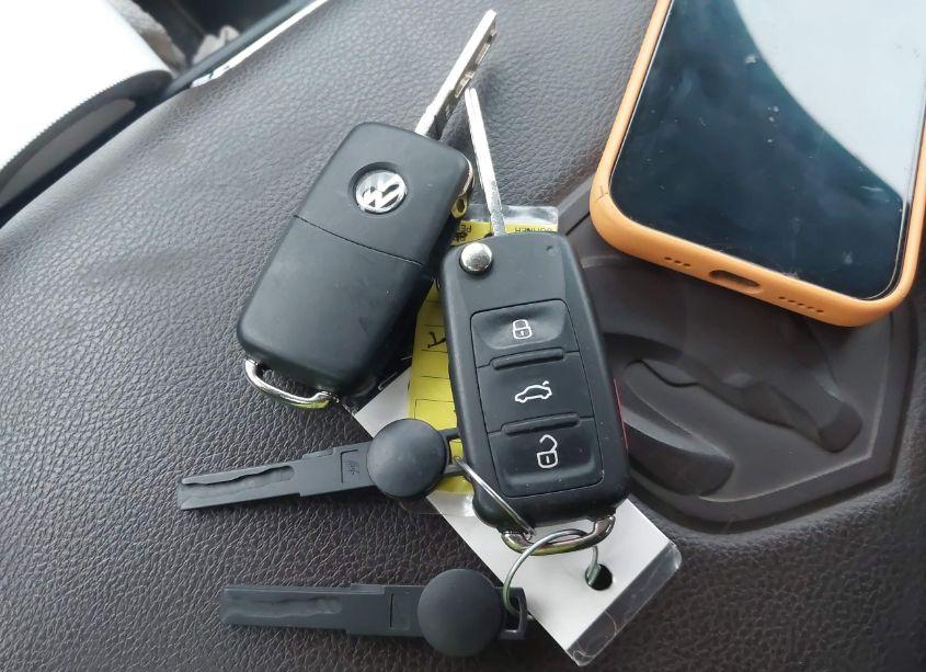 Photo 11 of 2019 Volkswagen Passat 2.0T WOLFSBURG EDITION (VIN 1VWLA7A33KC007115)