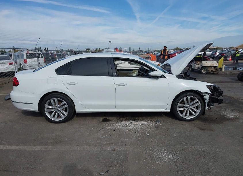 Photo 14 of 2019 Volkswagen Passat 2.0T WOLFSBURG EDITION (VIN 1VWLA7A33KC007115)