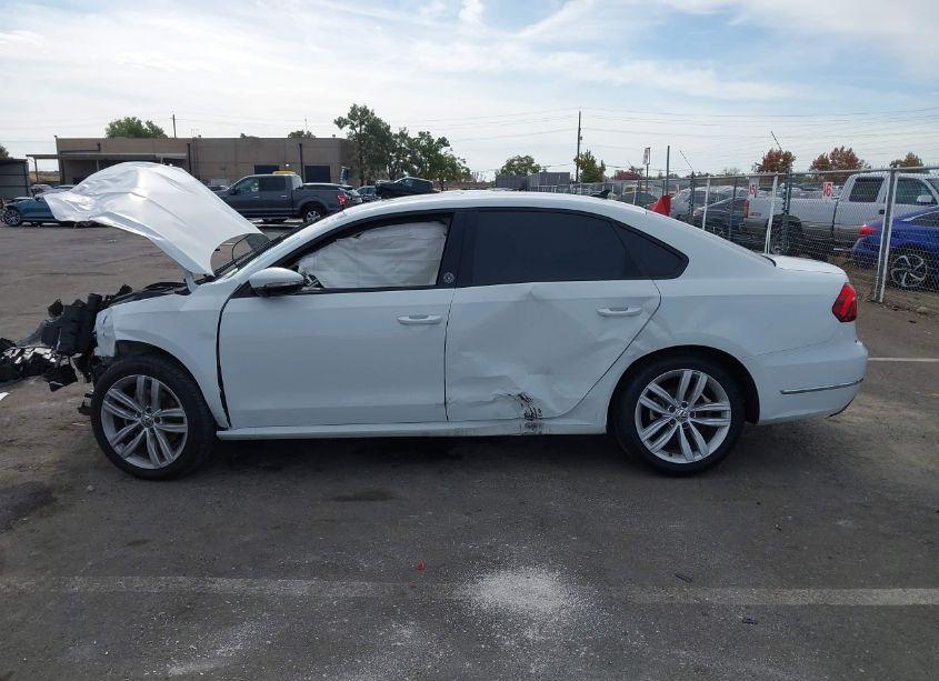 Photo 15 of 2019 Volkswagen Passat 2.0T WOLFSBURG EDITION (VIN 1VWLA7A33KC007115)