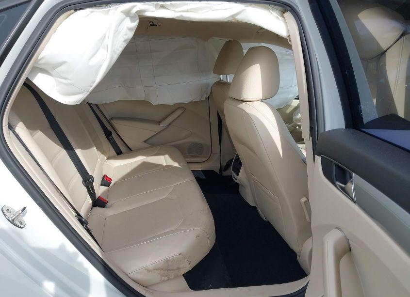 Photo 8 of 2019 Volkswagen Passat 2.0T WOLFSBURG EDITION (VIN 1VWLA7A33KC007115)