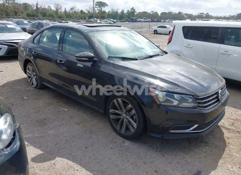 2019 Volkswagen Passat 2.0T WOLFSBURG EDITION (VIN 1VWLA7A34KC012694) main photo