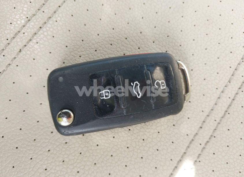 Photo 11 of 2019 Volkswagen Passat 2.0T WOLFSBURG EDITION (VIN 1VWLA7A34KC012694)