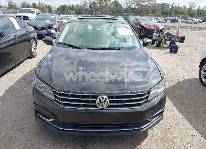 Photo 13 of 2019 Volkswagen Passat 2.0T WOLFSBURG EDITION (VIN 1VWLA7A34KC012694)