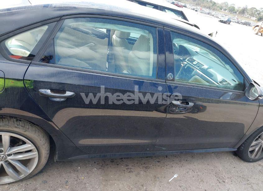 Photo 14 of 2019 Volkswagen Passat 2.0T WOLFSBURG EDITION (VIN 1VWLA7A34KC012694)