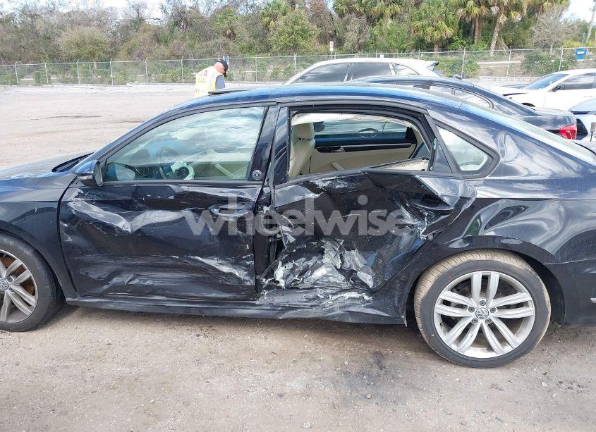 Photo 15 of 2019 Volkswagen Passat 2.0T WOLFSBURG EDITION (VIN 1VWLA7A34KC012694)