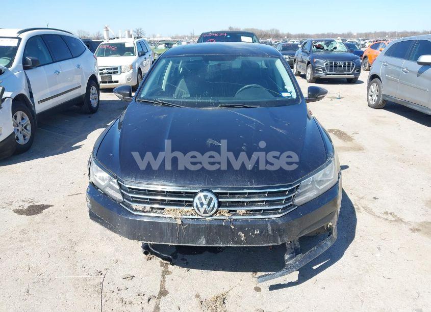 Photo 12 of 2019 Volkswagen Passat 2.0T WOLFSBURG EDITION (VIN 1VWLA7A35KC004541)