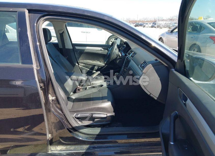 Photo 5 of 2019 Volkswagen Passat 2.0T WOLFSBURG EDITION (VIN 1VWLA7A35KC004541)