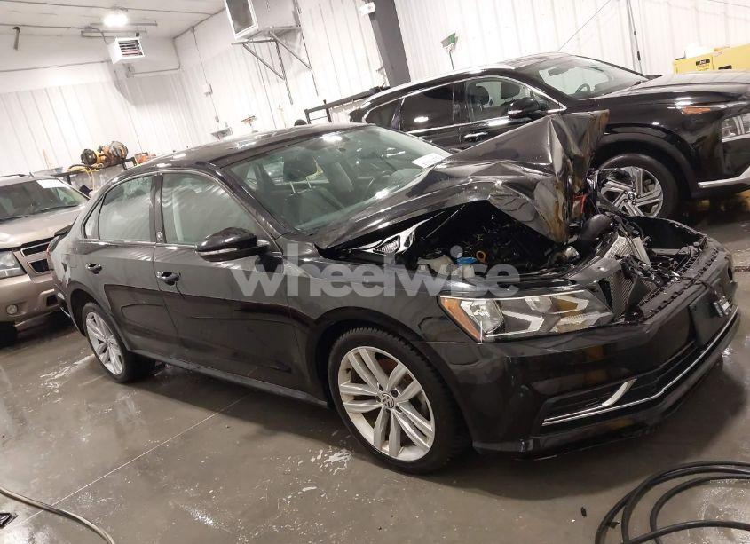 Photo 14 of 2019 Volkswagen Passat 2.0T WOLFSBURG EDITION (VIN 1VWLA7A36KC004077)