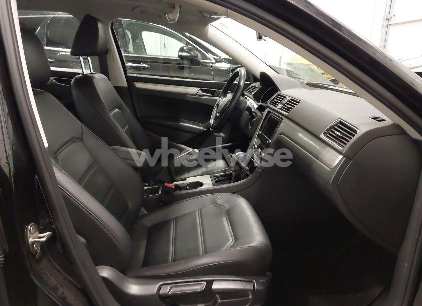 Photo 5 of 2019 Volkswagen Passat 2.0T WOLFSBURG EDITION (VIN 1VWLA7A36KC004077)