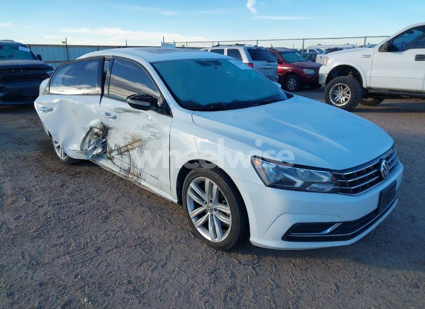 2019 Volkswagen Passat 2.0T WOLFSBURG EDITION (VIN 1VWLA7A36KC006752) main photo