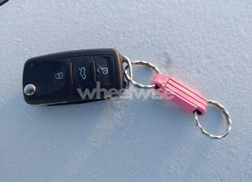 Photo 11 of 2019 Volkswagen Passat 2.0T WOLFSBURG EDITION (VIN 1VWLA7A36KC006752)