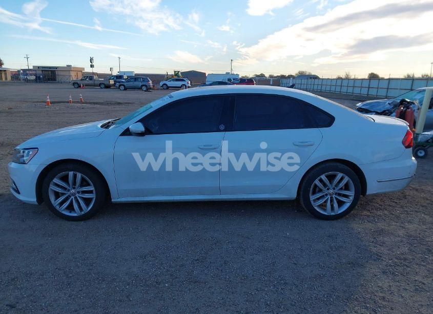 Photo 14 of 2019 Volkswagen Passat 2.0T WOLFSBURG EDITION (VIN 1VWLA7A36KC006752)