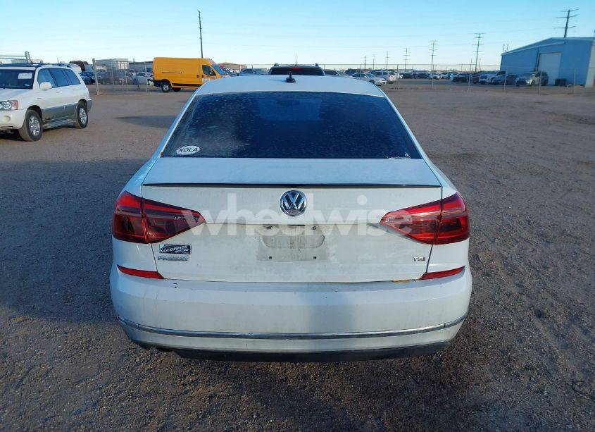 Photo 16 of 2019 Volkswagen Passat 2.0T WOLFSBURG EDITION (VIN 1VWLA7A36KC006752)