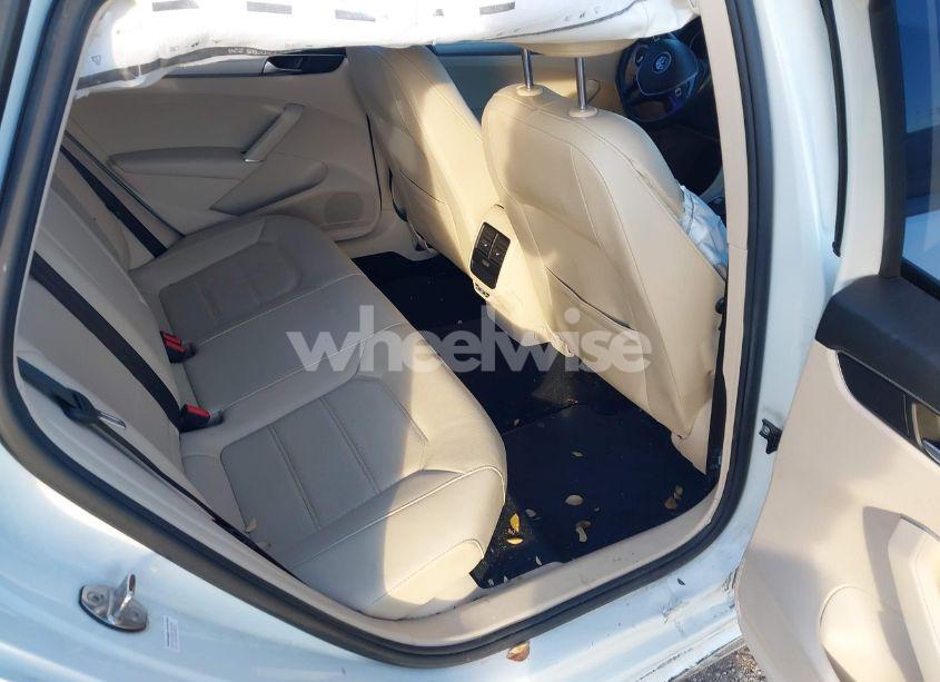 Photo 8 of 2019 Volkswagen Passat 2.0T WOLFSBURG EDITION (VIN 1VWLA7A36KC006752)