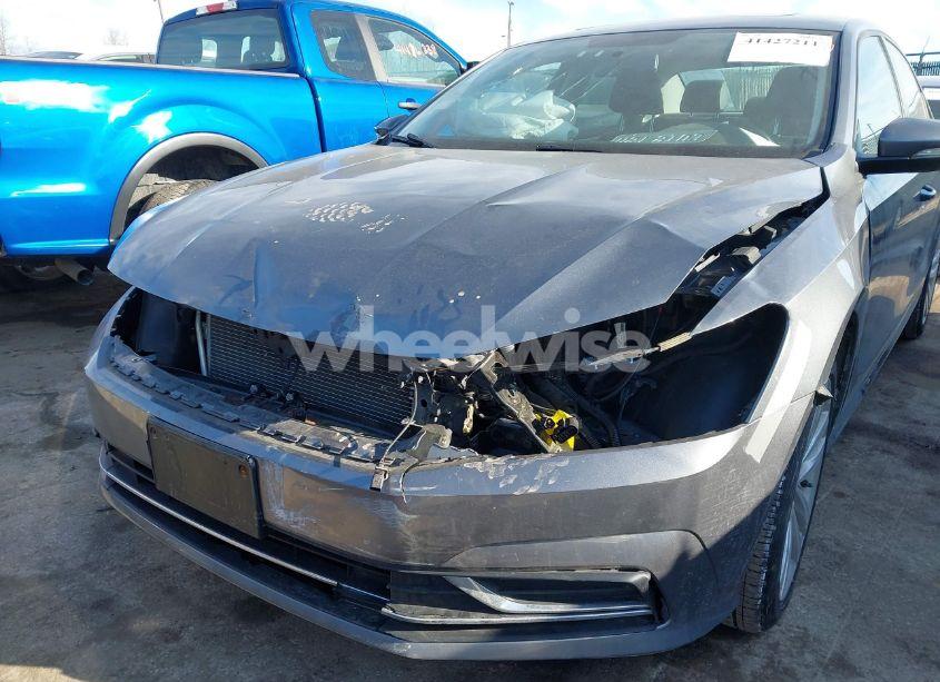 Photo 6 of 2019 Volkswagen Passat 2.0T WOLFSBURG EDITION (VIN 1VWLA7A36KC010705)