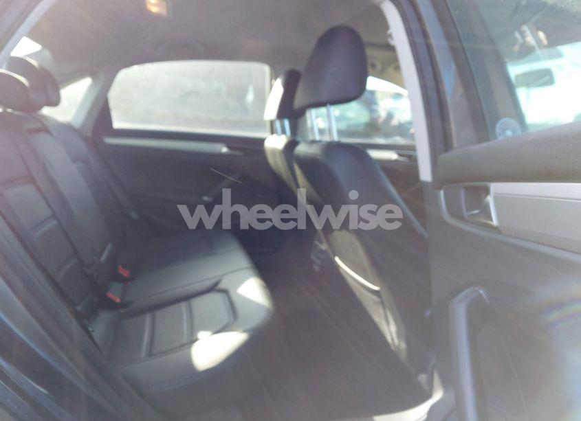 Photo 8 of 2019 Volkswagen Passat 2.0T WOLFSBURG EDITION (VIN 1VWLA7A36KC010705)