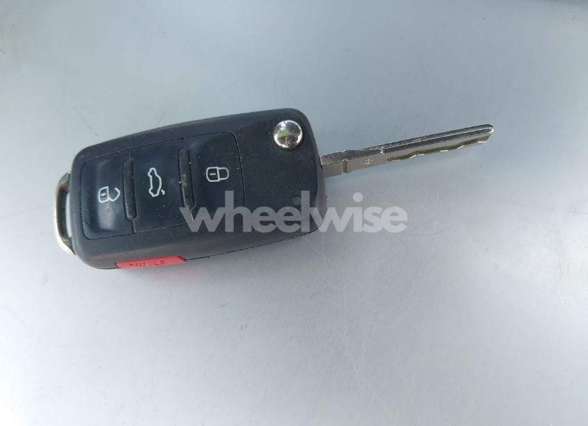 Photo 11 of 2019 Volkswagen Passat 2.0T WOLFSBURG EDITION (VIN 1VWLA7A37KC007702)