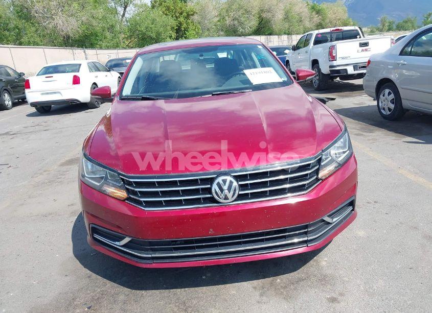 Photo 13 of 2019 Volkswagen Passat 2.0T WOLFSBURG EDITION (VIN 1VWLA7A37KC007702)