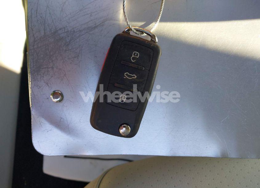 Photo 11 of 2019 Volkswagen Passat 2.0T WOLFSBURG EDITION (VIN 1VWLA7A37KC012561)