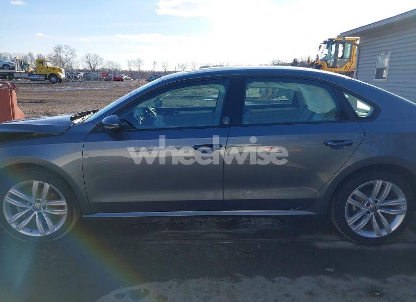 Photo 15 of 2019 Volkswagen Passat 2.0T WOLFSBURG EDITION (VIN 1VWLA7A37KC012561)