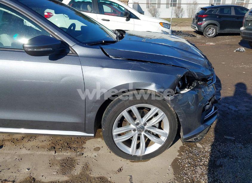 Photo 18 of 2019 Volkswagen Passat 2.0T WOLFSBURG EDITION (VIN 1VWLA7A37KC012561)