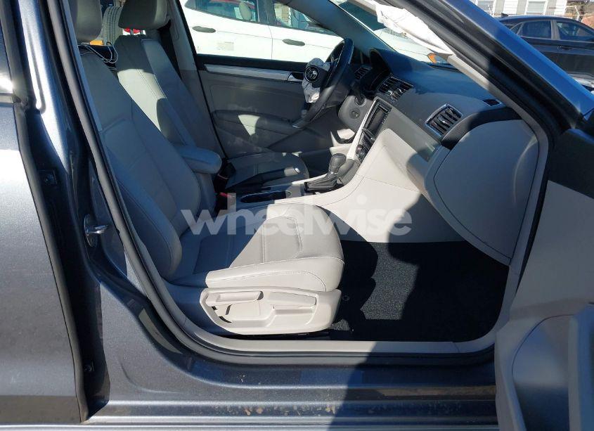 Photo 5 of 2019 Volkswagen Passat 2.0T WOLFSBURG EDITION (VIN 1VWLA7A37KC012561)