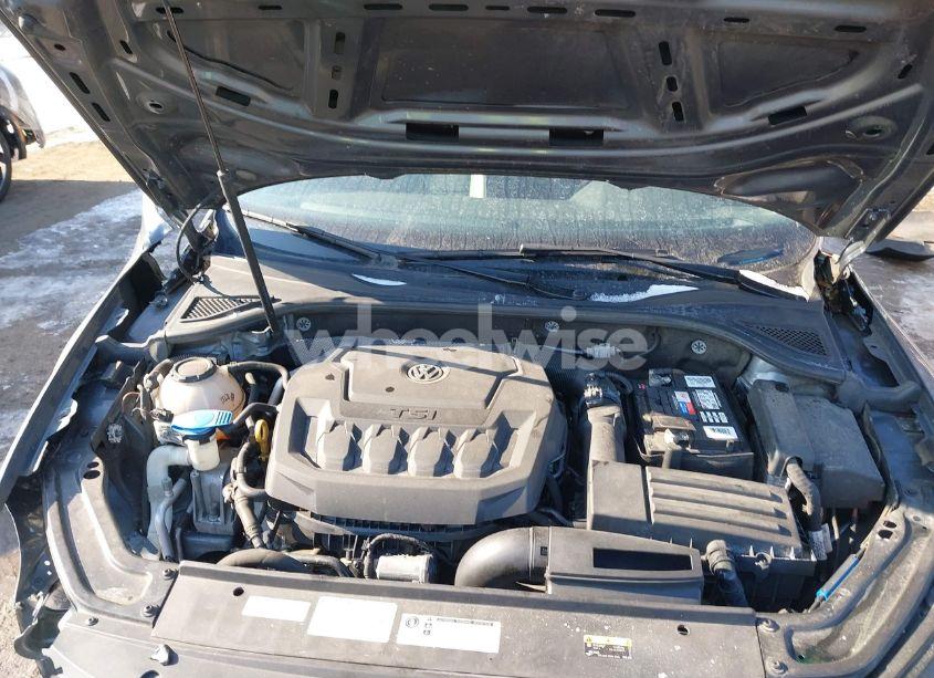 Photo 10 of 2019 Volkswagen Passat 2.0T WOLFSBURG EDITION (VIN 1VWLA7A37KC012589)