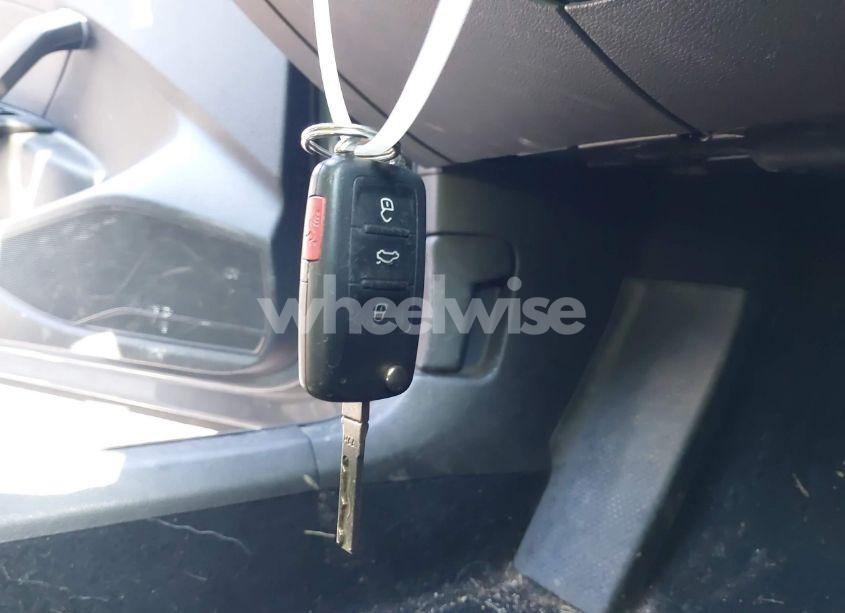 Photo 11 of 2019 Volkswagen Passat 2.0T WOLFSBURG EDITION (VIN 1VWLA7A37KC012589)