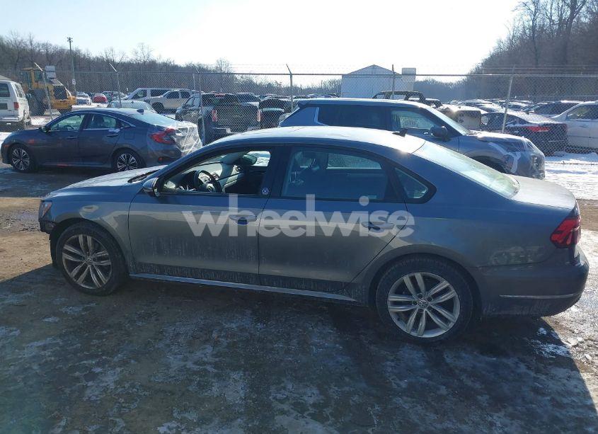 Photo 14 of 2019 Volkswagen Passat 2.0T WOLFSBURG EDITION (VIN 1VWLA7A37KC012589)