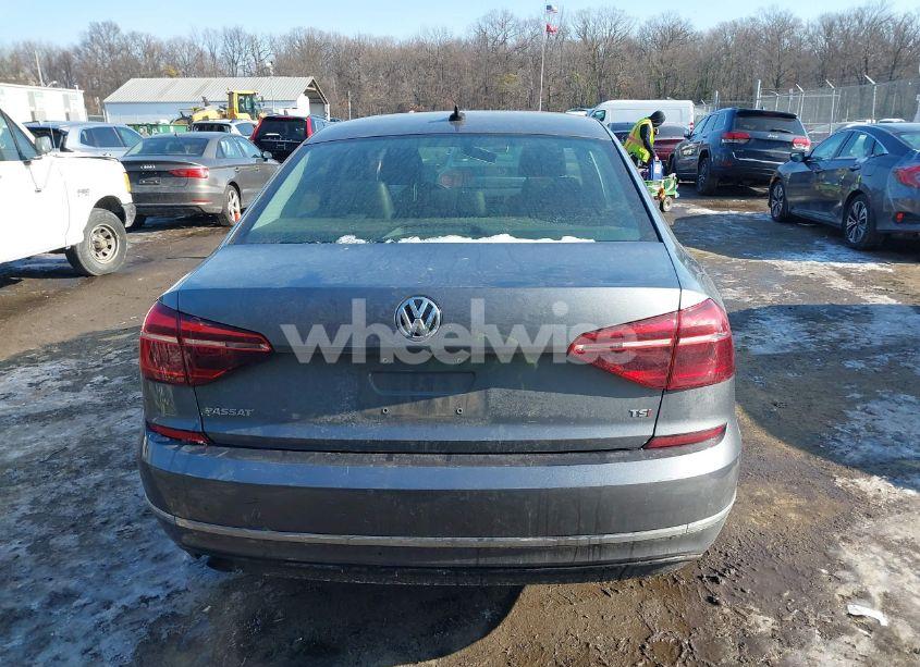 Photo 16 of 2019 Volkswagen Passat 2.0T WOLFSBURG EDITION (VIN 1VWLA7A37KC012589)