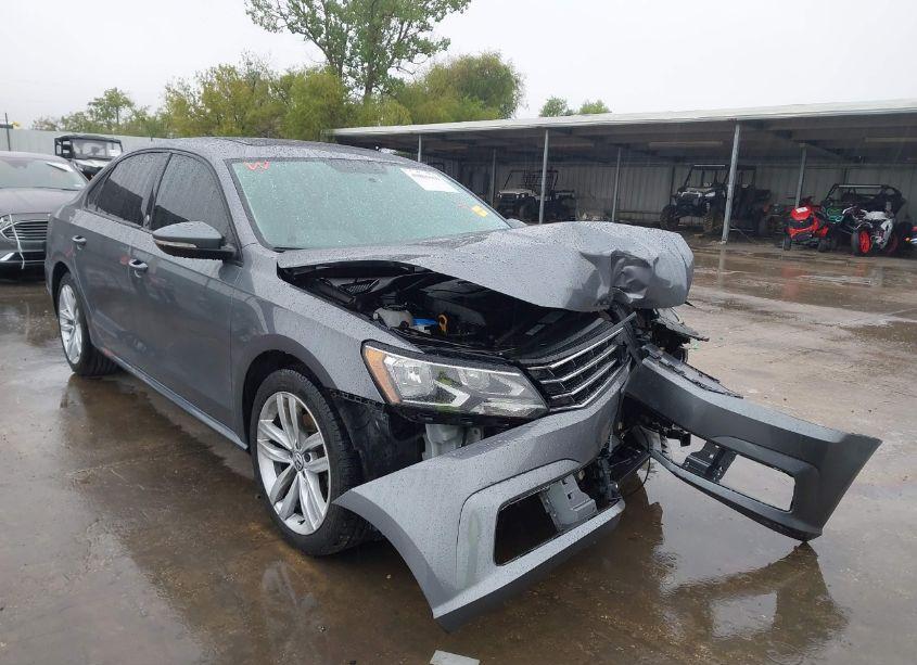 2019 Volkswagen Passat 2.0T WOLFSBURG EDITION (VIN 1VWLA7A38KC005733) main photo